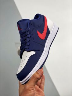 Air Jordan 1 Low ” USA” Navy Blue/White-Red CZ8454-400 Walk the talk and make a statement with our top-quality Sneakers. Shop now and step up your shoe game! Please carefully choosing the size number according the size chart as we CAN NOT offer return or refund if you choose a wrong size.The product need 3-5 business days to check the quality before shipping.Our High Quality Shoes models are various, please contact to our support to ask for the model you need.Because each device displays a different color. Therefore, the actual color of the item may not be 100% the same [...] Air Jordan 1 Obsidian, Jordan 1 Obsidian, Air Jordan 1 Chicago, Walk The Talk, Jordan 1 Blue, Turbo Green, Usa Navy, Blue Chill, Jordan 1 Black