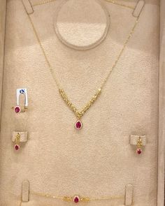 Trending Gold Jewellery Designs, Simple Jewellery Design, Chain Designs Gold, Gold Set Design, Gold Necklace Design, Gold Earing, Simple Necklace Designs, Neck Pieces Jewelry