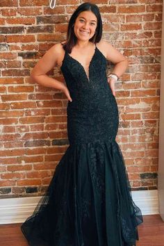 Plus Größe Sexy Ballkleider V-Ausschnitt Spitze Spaghettiträger Meerjungfrau Long Ball Dresses, Black Ball Gown, Plus Size Formal Dresses, Prom Looks, Black Prom, Dresses Elegant, Applique Dress, Black Prom Dresses, Prom Dresses Blue