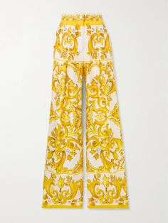 With a print inspired by Majolica pottery from Caltagirone, Dolce&Gabbana's wide-leg pants are perfect for your next Mediterranean getaway. Taking cues from pajama styles, they're made from soft silk-twill and have a comfortable elasticated waistband. Uzun Boy, Jean Trench Coat, Majolica Pottery, Flat Dress Shoes, Dress Flats, Vacation Outfit, Exclusive Dress, Sports Skirts, Dolce E Gabbana