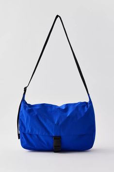 BAGGU Nylon Messenger Bag | Urban Outfitters Baggu Bag, Baggu Bags, Eco Friendly Bags, Diy Bags, Laptop Pocket, Black Nylons, How To Style, Bags Purses, Recycled Materials