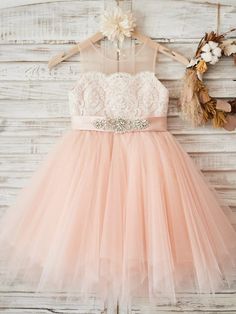 Lace Tulle Knee-length Pink Dress (2003227698) As Picture / 12M Product Code: 227698 Embellishment: Lace Fabric: Tulle,Lace Neckline: Scoop Neck Sleeve: Sleeveless Hemline/Train: Knee-length Back Style: Keyhole Winter Flower Girl Dress, Flower Girl Dresses Lace, Straight Wedding Dresses, Boho Flower Girl, Neck Flower, Dusty Rose Dress, Lavender Dresses, Flower Girl Dress Lace, Dress Dusty