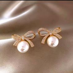 Elegant 18k Gold Plated Bow Rhinestone Pearl Stud Earrings - Perfect Women's Jewelry Accessory These Earrings Are Darling! Bridal Hairdo, Flower Ear, Geometric Studs, Ear Climbers, Bow Earrings, Delicate Jewelry, Floral Hair, Pearl Stud Earrings, Floral Earrings