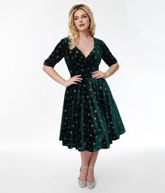 Vintage Christmas Dress | Party Dresses | Night Out Outfits Emerald Velvet, Dress Night Out, Green Velvet Dress, Plus Size Cocktail Dresses, Womens Vintage Dresses, Night Out Outfit, Vintage Inspired Dresses