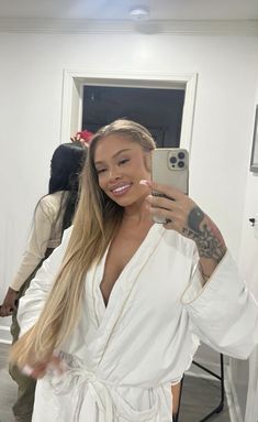 mwa latto Latto Hair Straight, Blonde Hair Types, Baddie Hairstyles, Insta Photo Ideas, Divine Feminine, Hair Extensions, Blonde Hair, Hair Inspo