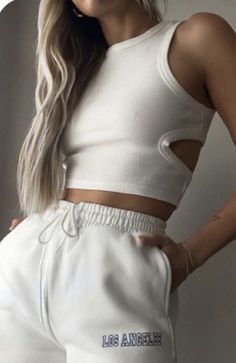 Estilo Hipster, Cutout Style, Hipster Women, Rib Top, Fits Clothes, Maxi Robes, Knitted Tops, Slim Fit Shorts, Sleeveless Crop Top