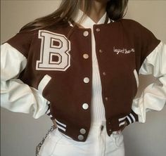 Jersey Jacket Outfit Women, Basketball Jacket Outfit Women, Basketball Jacket Outfit, Baseball Jacket Outfit Aesthetic, Baseball Jacket Outfit Street Style, Aesthetic Baseball Jacket, Baseball Jacket Aesthetic, Baseball Jacket Outfit Women, Varsity Jacket Korean