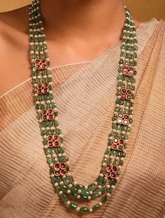 Red And Green Beads Necklace, Beads Mala Jewelry Indian, Pearl Jewelry Design Simple, Pearl Necklace Designs Simple, Red Beads Jewellery, Gold Pearl Jewelry Necklace, Beads Jewelry Indian Gold, Gold Beads Jewelry, Emerald Jewelry Necklace