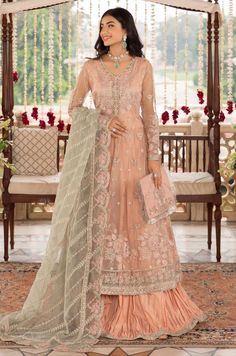 Pakistani Wedding Dress in Pink Lehenga and Frock Style Pink And Green Pakistani Dress, Green Pakistani Dress, Pakistani Frocks, Peach Lehenga, Engagement Dress For Bride, Pakistani Lehenga, Ornaments Making, Pakistani Bridal Dress, Frock Style