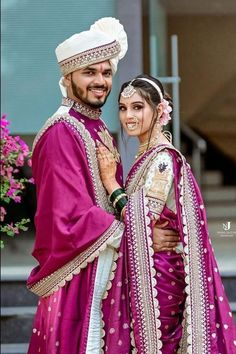 Marathi Couple, Unique Couple Poses, Best Couple Poses, Romantic Couple Photo, Couple Photo Ideas