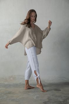 Relaxed Pallocino Linen Top Oatmeal - Luxmii Linen Capri Pants, Lounge Looks, Linen Bottoms, Sustainable Textiles, Fine Linen, How To Make Clothes, Sustainable Brand, Luxury Linen, Italian Fabric