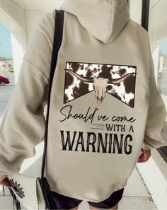 Western Hoodie Ideas, Cute Western Hoodies, Hoodie Custom Ideas, Cricut Hoodie Ideas, Morgan Wallen Hoodie, Country Hoodies, Cute Country Shirts, Western Hoodies, Vsco Hoodie