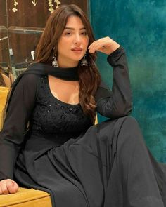 Mahira Sharma, Black Kurti, Girl Crush Fashion, Arabian Beauty Women, 25 November, Hot Pics