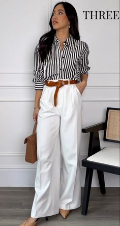 Off White Slacks Outfit Women, Business Casual Resort Wear, Date Night Outfit Flats Shoes, Dressy Outfits With Pants, White Pants Outfit Summer Classy, White Pants Work Outfit, White Pants Outfit, Look Office