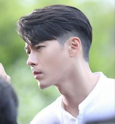 Post.never.comはHLSCIENCE | I‘ｍ under your spell. Korean Haircut Men, Asian Men Short Hairstyle, Asian Man Haircut, Korean Men Hairstyle, Mens Haircuts Short Hair, Korean Haircut, Gents Hair Style, Men Haircut Curly Hair, Hair Barber