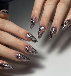 Nail Art Y2k Red, Goth Manicure, 3d Gel Nail Art, Nail Art Chrome, Silver Nail Designs, Chrome Nail Art, Chrome Nails Designs