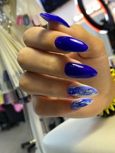 Blue And Silver Nails, Elegant Touch Nails, Bright Nail Art, Silver Nail Designs, Nail Designs Pictures, Gold Glitter Nails, Blue Acrylic Nails, Simple Gel Nails, Blush Nails