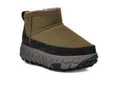 PRICES MAY VARY. Suede upper 10mm UGGplush wool lining Rubber outsole Sugarcane EVA midsole and footbed 10mm UGGplush wool sockliner Ugg Venture Daze Outfit, Mini Boots, The Road Less Traveled, Road Less Traveled, Mens Uggs, Red Jasper, Ugg Boots, The Road, Special Features