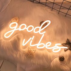 wall hanging neon sign good vibes aesthetic wall decor roomtery Aesthetic Room Photos, Cute Light Up Signs, Neon Light Words, Cute Neon Signs For Room, Cute Room Lights, Led Lights Sign, Cute Led Signs, Cute Preppy Room Decor, Cute Lights For Bedroom