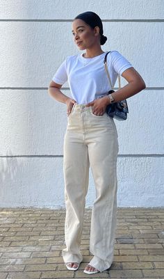 Mode Zara, Elegante Casual, Cooler Look, Looks Chic, Tshirt Outfits, Basic Outfits