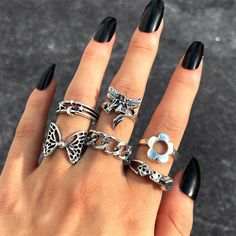 Fairy Grunge Ring Set 🍄 Gothic Vintage, Punk Vintage, Retro Punk, Gothic Rings, Vintage Punk, Heart Chain, Geometric Ring, Vintage Gothic, Finger Rings