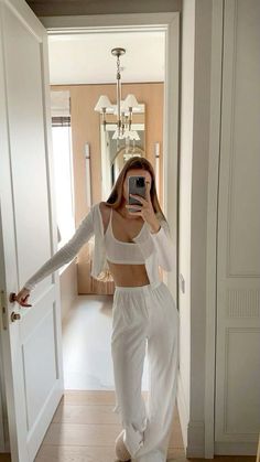 Pijamas Women, At Home Outfits, Pajama Fashion, Home Outfit, The Mirror, Comfy Outfits, Fashion Inspo Outfits, A Woman