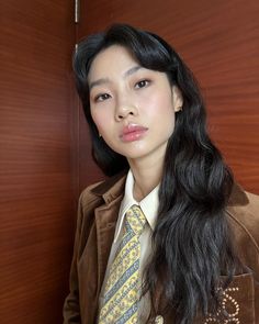 Ho Yeon Jung, Makeup Layout, Ho Yeon, She Looks So Perfect, Hippie Mom, Models Makeup, Pretty Skin, Famous Girls, Party Hairstyles