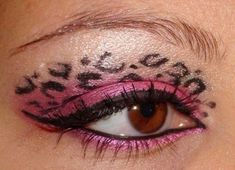 Trashy Y2k Eye Makeup, Trashy 2000s Aesthetic Makeup, Y2 Makeup, Camo Makeup Look, 2000 Makeup Look, Cute Makeup Looks Colorful, Scene Kid Makeup, Scene Makeup Looks, Weird Makeup Looks