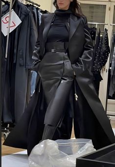 Chique Outfits, Winter 2022, Model Life, Bella Hadid, Classy Outfits, Runway Fashion, Aesthetic Clothes