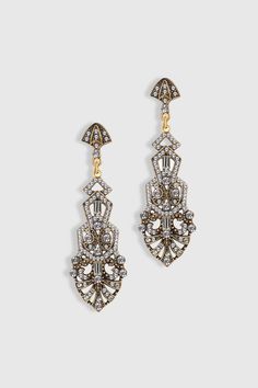 This sumptuous piece of jewelry features a retro-elegant yet slightly modern style that complements the lavish garments, reminiscent of the roaring 1920s. Features: High quality crystals and alloy Classic art deco design Baroque exaggerated earrings 3.11 inch / 7.9cm x 1.02 inch / 2.6cm Roaring 20s Accessories, Roaring 20s Jewelry, Peacock Accessories, 1920s Earrings, Wedding Gatsby, 1920s Accessories, Roaring 1920s, 1920s Jewelry, Theatrical Romantic