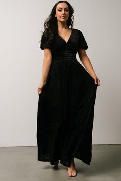 Embrace gorgeous style with our Leslie Embossed Velvet Maxi in Blue + Silver. You'll look and feel like a million bucks without breaking the bank! 34c Size, Black Velvet Maxi Dress, Embossed Velvet, Baltic Born, Velvet Maxi Dress, Velvet Maxi, Emerald Color, Velvet Material, Shop Maxi Dresses