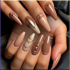 Spring is the perfect season to refresh your nail game with vibrant colors, fresh patterns, and playful designs. Whether you Glamorous Birthday, Birthday Nail Designs, Birthday Nail, Easter Nail Designs, Classy Nail Designs, Diva Nails, Trendy Nail Design, Easter Nails