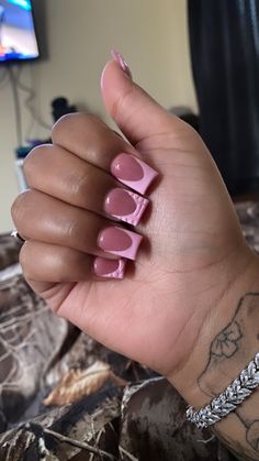 Short Cute Nails Black Women Brown, 2023 Nails, Nail Board, Bunny Nails, School Hair, Work Nails