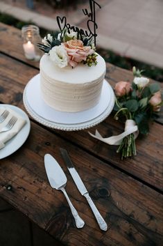 Rustic dream wedding taking place in Walnut Grove Weddings in Moorpark, California! Just outside of Los Angeles, this beautiful wedding venue is fit for all! | Lauren Kovacik, California wedding photographer #WeddingCake Moorpark California, Bella Wedding, Walnut Grove, Wedding Dress Flowy, California Sunset, Beautiful Wedding Venues, Wedding Southern California, Wedding Rentals