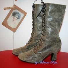 Leather Lace-up Boots For Cosplay, Medieval Style Round Toe Boots For Fall, Steampunk Boots With Round Toe For Cosplay, Victorian Style Fitted Leather Boots, Fitted Victorian Leather Boots, Victorian Style Round Toe Boots For Fall, Victorian Round Toe Boots For Fall, Fitted Leather Boots For Cosplay, Leather Cosplay Boots