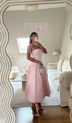 Soft Floral Outfits, Pastel Brunch Outfit Black Women, Pink Party Outfit Black Women, Pink Dinner Party Outfits, Pink Birthday Dress Modest, Rich Women Style, Classy Tea Party Outfit, Hyper Feminine Black Women, Girly Feminine Outfits