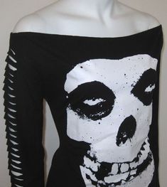 Goth Diy Shirt, Goth Tshirt Diy, Diy Goth Shirt, Punk Shirts Diy, Long Sleeve Diy, Diy Punk Shirt, Goth Diys, Misfits Tshirt, Goth Diy Clothes