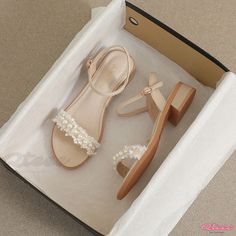 Pearl Embellished Flat Sandals for Fashion-Savvy Females Trendy Spring Wedding Sandals, Embellished Low Heel Sandals For Summer, Trendy Wedding Sandals For Summer, Trendy Open Toe Wedding Sandals, Summer Embellished Low Heel Sandals, Trendy Open Toe Sandals For Wedding, Trendy Summer Wedding Sandals, Feminine Embellished Open Toe Sandals, Embellished Low Heel Sandals For Spring