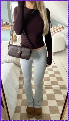 [PaidAd] 78 Perfect Casual Yoga Pants Outfit Winter Tricks You'll Be Glad You Discovered Now #casualyogapantsoutfitwinter Style Flared Leggings, Flared Legging Outfit, Hairstyles Wallpaper, Leggings Outfit Ideas, Leggings Outfits, Uni Outfits, Flared Leggings, Leggings Outfit