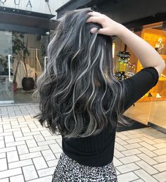 Japanese Hair Highlights, Japanese Highlights, Gray And Black Hair, Japanese Hair Color, Long Hair Perm, Japan Hair, Hair Color Underneath, Japanese Hair, Hair Color Streaks