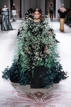 Givenchy Haute Couture, Haute Couture Looks, Givenchy Couture, Haute Couture Paris, 2019 Couture, Collection Couture, Couture Looks, Couture Mode, Armani Prive