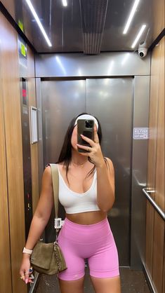 Modest Workout, Gym Ootd, Lulu Outfits, Pilates Outfit, Gymwear Outfits, Gym Crush, Look Legging, Gym Attire, Cute Workout Outfits