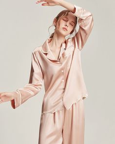 Free Shipping on orders $55+First Order 10 % OFF, CODE: DAISYSILKFREE Scrunchy or Eye Mask Gift on Orders $100+(No Code Needed) Daisysilk’s pajamas/loungewear/robe will make lazy sunday mornings a little bit more luxurious. Cut from pure mulberry silk, this two-piece has a camp collar and one patch pocket traced with traditional piping, and two side pockets for your essentials. The relaxed fit and elasticated waistband ensure the trousers won't feel restrictive when you're sleeping. Material: 10 Silk Pajamas Set, Silk Bonnet, Silk Style, Silk Gifts, Silk Sleepwear, Lounge Outfit, Silk Pajama Set, Silk Accessories, Silk Suit