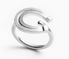 Simple and elegant, this ring is a classic easy to wear in all circumstances for horse lovers and those who rely on luck. A lucky ring for everyone! Pouch offered Horse shoe: 15 X 18 mm approx. Size upon request Slightly adjustable ring Jewelry proposed in gold or platted-gold on request Equestrian Ring, Equestrian Necklace, Lucky Ring, Big Horses, Silver Horse, Horse Shoe, Horse Lovers, Expensive Jewelry, One Ring