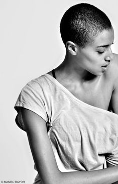 Buzzed Hair Women, Twa Hairstyles, Buzzed Hair, Natural Hair Short Cuts, Shaved Heads, Buzz Cuts, Bald Hair, Bald Women, Short Natural Hair