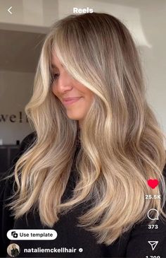 Fall Balayage Hair Blonde, Blonde Money Piece With Balayage, Hand Painted Blonde Balayage, Blonde Balayage Champagne, Colours That Suit Blondes, Baliage Hair 2023, Cool Fall Blonde Hair Color, Natural Blonde Looking Hair, Summer To Fall Blonde Hair