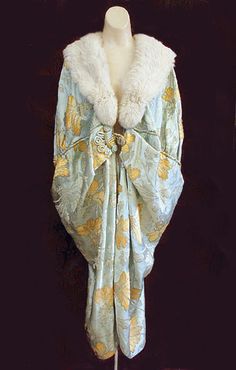 Style Année 20, Fashion 1910, Evening Wrap, 1910s Fashion, 1920 Fashion, 1920's Fashion, Cocoon Coat, 20s Fashion, Vintage Textile