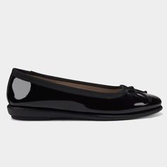 Brand New Aerosoles Black Patent Homerun Minimalist Classic Ballet Flats. Women's Size 7.5w | 7.5 W | 7.5 Wide Width. New To Poshmark? Sign Up Using Invite Code: Tentoday For $10 Off Your Purchase! Who Says A Functional Flat Can’t Have A Little Fun? This Pair Of Ballet-Style Slip-Ons Is Packed With All The Classic (And Comfy) Details We Love. - Features A Dainty Bow Detail At The Vamp. - Easy Slip-On Design. - Soft Textile Lining. - Memory Foam Insole For Added Comfort. - Features Diamond Flex R Black Flats With Removable Insole And Round Toe, Black Slip-on Flats With Leather Sole, Black Leather Sole Slip-on Flats, Classic Black Flats With Textured Sole, Black Low-top Flats With Textured Sole, Classic Black Flats With Rubber Sole, Black Synthetic Flats With Leather Sole, Black Flats With Cushioned Footbed Medium Width, Black Synthetic Flats With Removable Insole