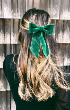 This is THE silhouette of the season. Why not add a sweet, on-trend detail to your low pony? We've seen this look donned on classic icons like Brigitte Bardot, all the way to fashion week's street styles. Fantastic accessory for your autumnal and winter seasonal outfits.  Delicately made with pine green velvet ribbon this luxe hair accessory is fixed to a small barrette for ease-of-wear.  Measurements: 5" width 8" length ♡♡ Made by hand with precision and classic style in mind in New Jersey, USA Velvet Hair Bow, Seasonal Outfits, Bow Barrette, Nice Hair, Graduation Hairstyles, Christmas Hair Bows, Home Remedies For Hair, Braut Make-up, Hair Rinse