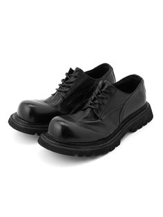 This is a casual and trendy derby shoes by DNSR that is made out of high quality and sturdy material. With distinctive mood of the design and comfortable wear, you can style it for your unique daily outfit.- Bold silhouette- Four hole lace up detail- Casual and distinctive mood Plain Toe Oxfords With Lug Sole For Streetwear, Streetwear Plain Toe Oxfords With Lug Sole, Streetwear Oxfords With Lug Sole, Streetwear Lace-up Shoes With Textured Sole, Modern Lace-up Oxfords With Lug Sole, Casual Lace-up Shoes With Lug Sole For Derby, Leather Oxfords With Rubber Sole For Streetwear, Modern Low-top Oxfords With Lug Sole, Low-top Leather Shoes With Rubber Heel Cap For Derby